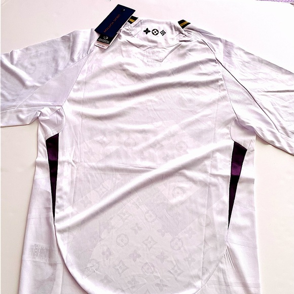 REAL MADRID “SPECIAL”EDITION JERSEY - Picture 6 of 6